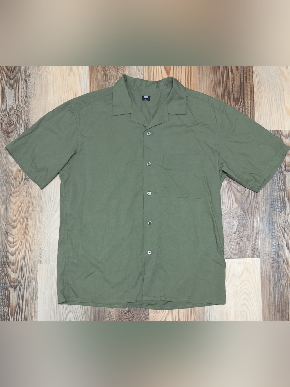 UNIQLO Men's Open Collar Short Sleeve Shirt Olive Green Size M Camp Rayon Blend